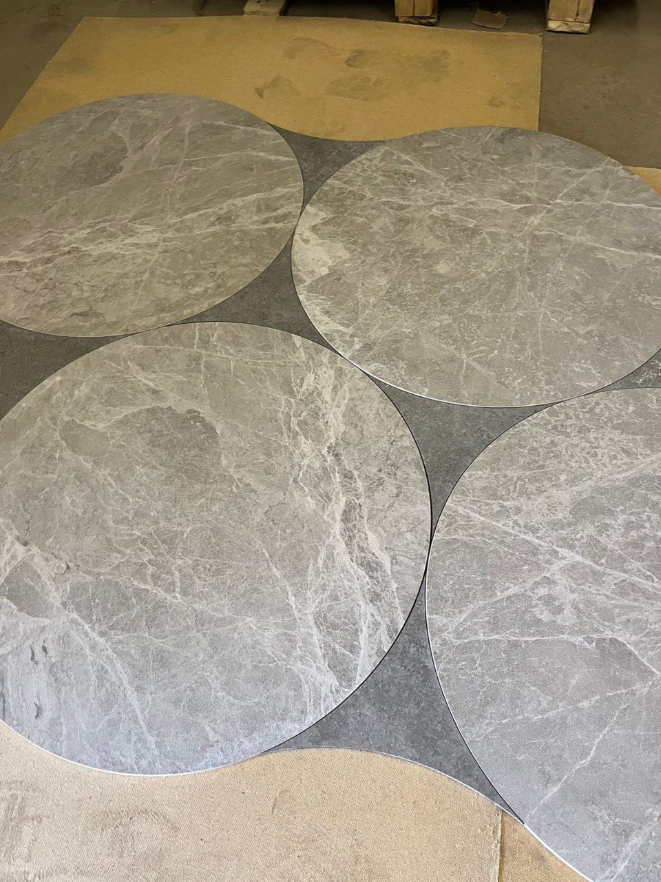 Изготовление кругов из плитки заказчика