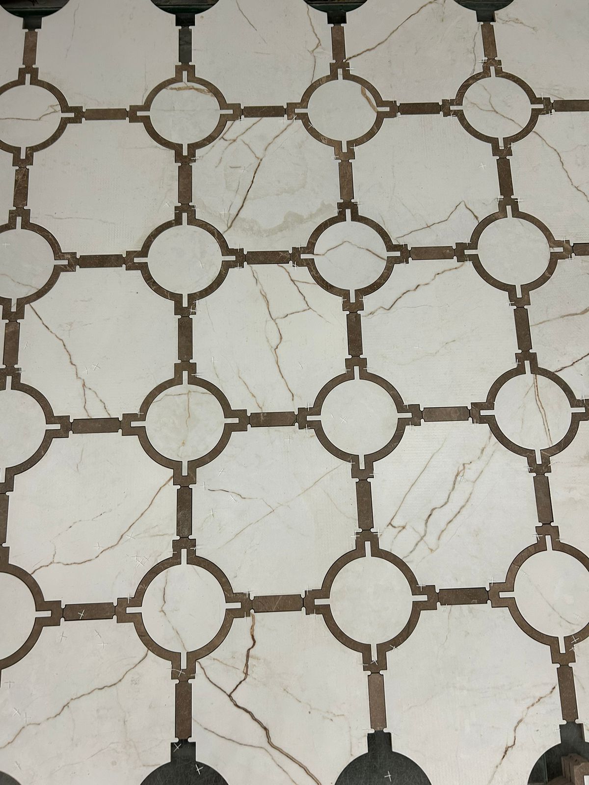 Керамогранит на пол. Алмазная резка