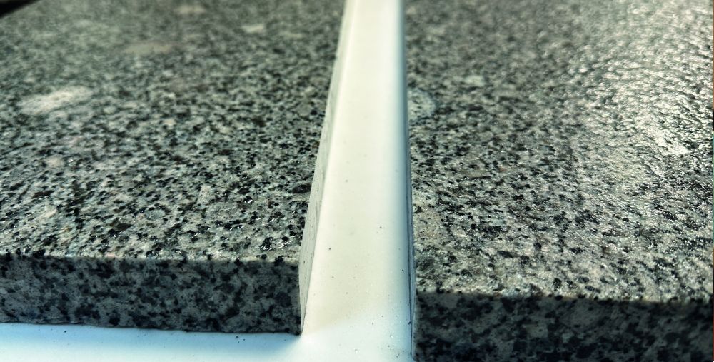 Практическое руководство: как избежать сколов при резке сложных форм из керамогранита