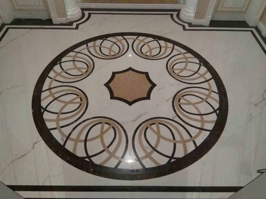 Декоративное панно из керамогранита