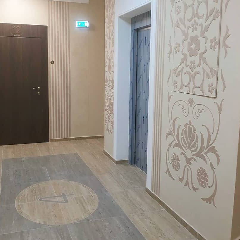 Жилой комплекс. Ступени, коридоры