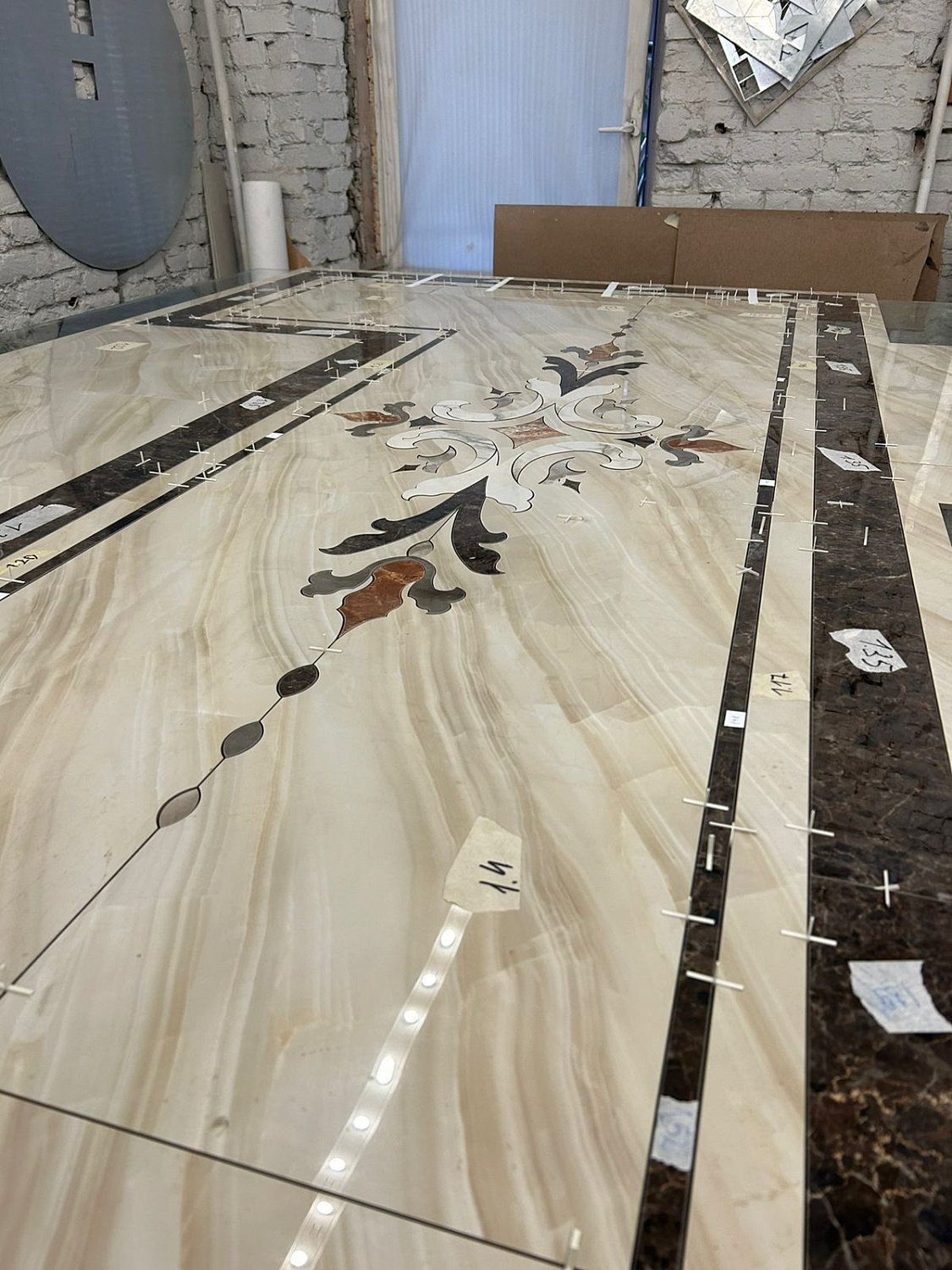 Панно в гостиную (более 80 элементов)