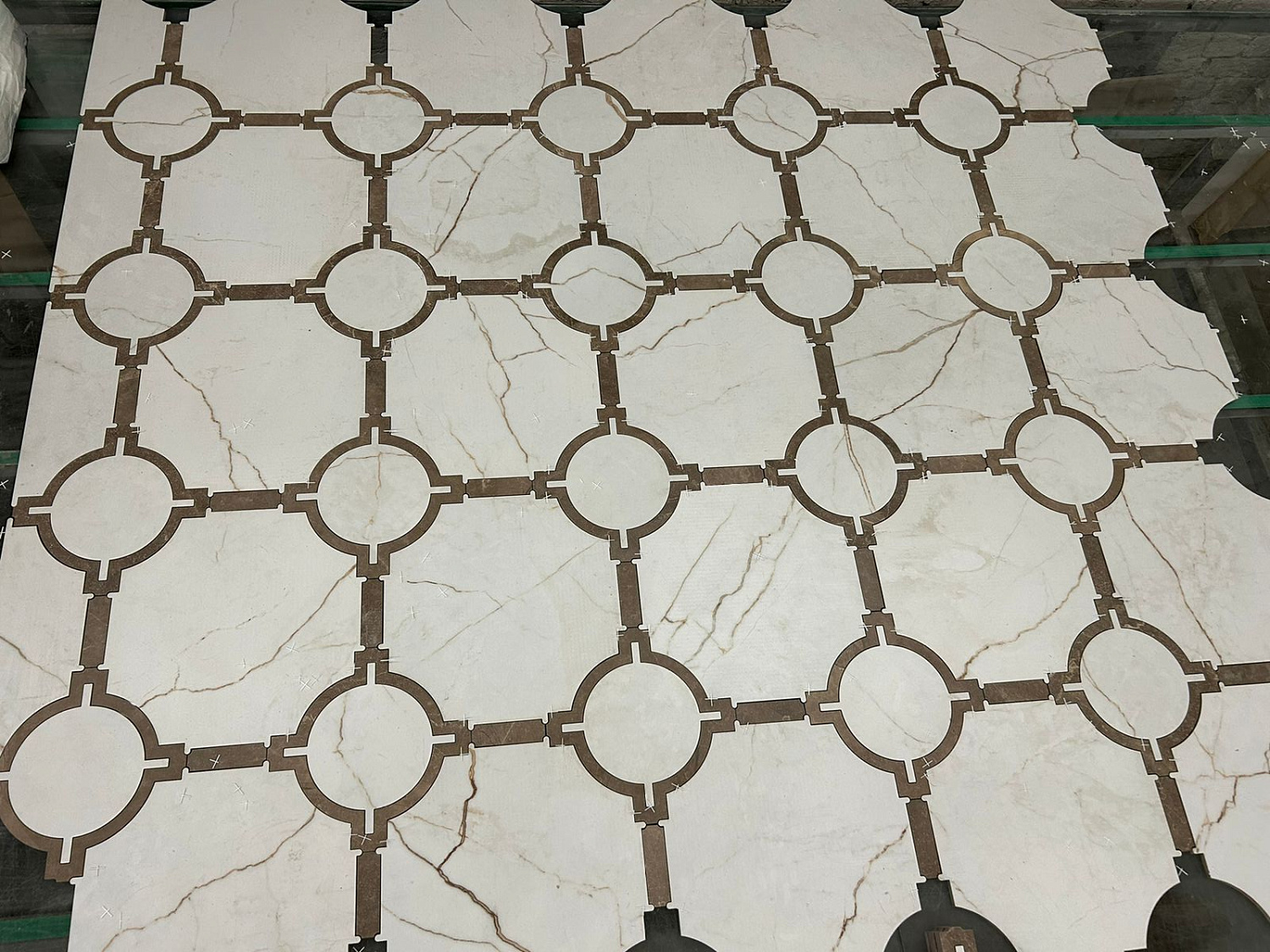 Керамогранит на пол. Алмазная резка