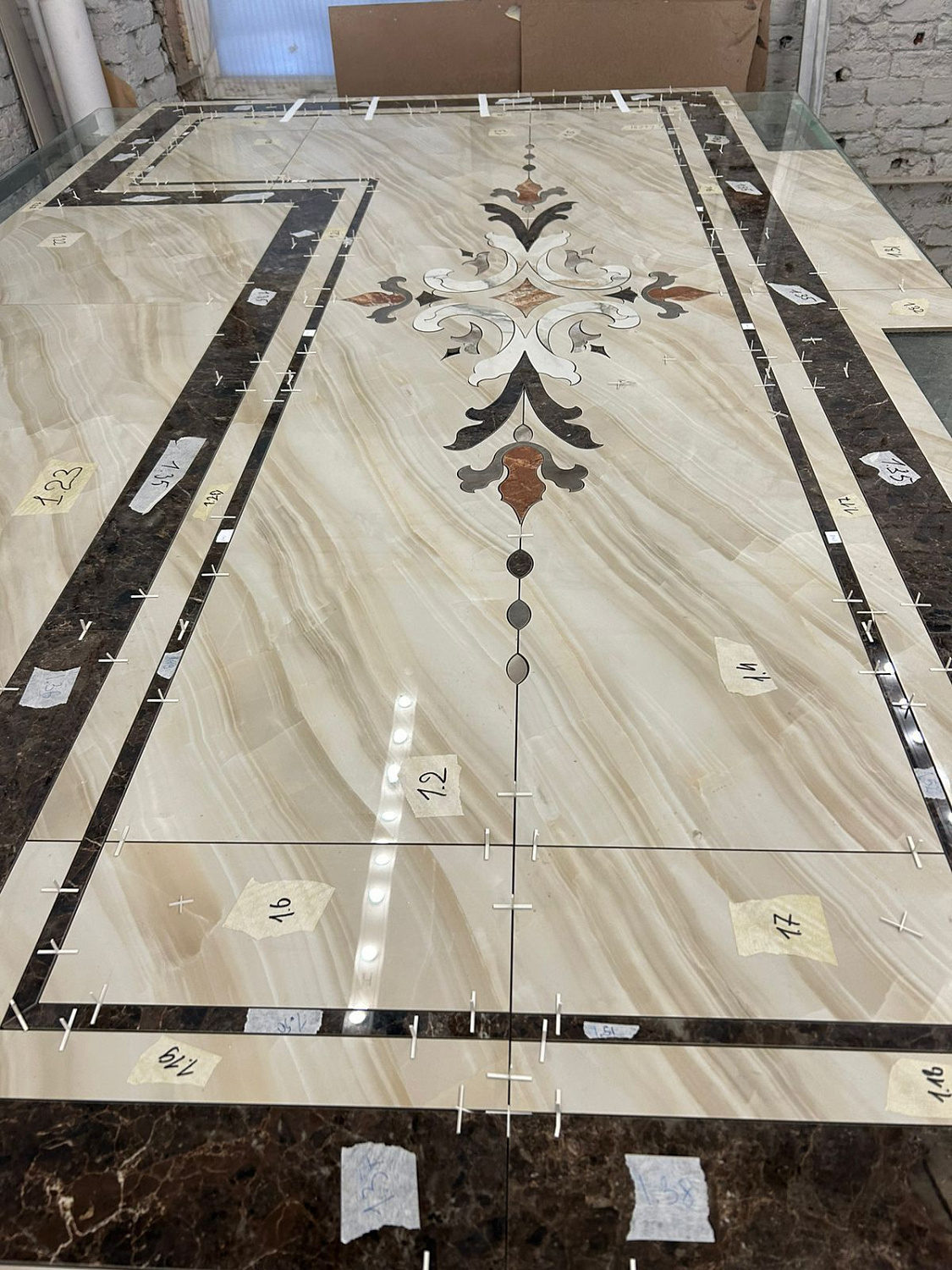 Панно в гостиную (более 80 элементов)