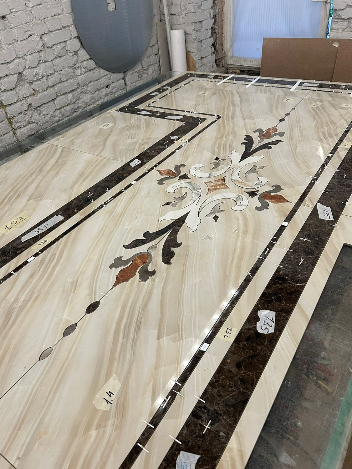 Панно в гостиную (более 80 элементов)